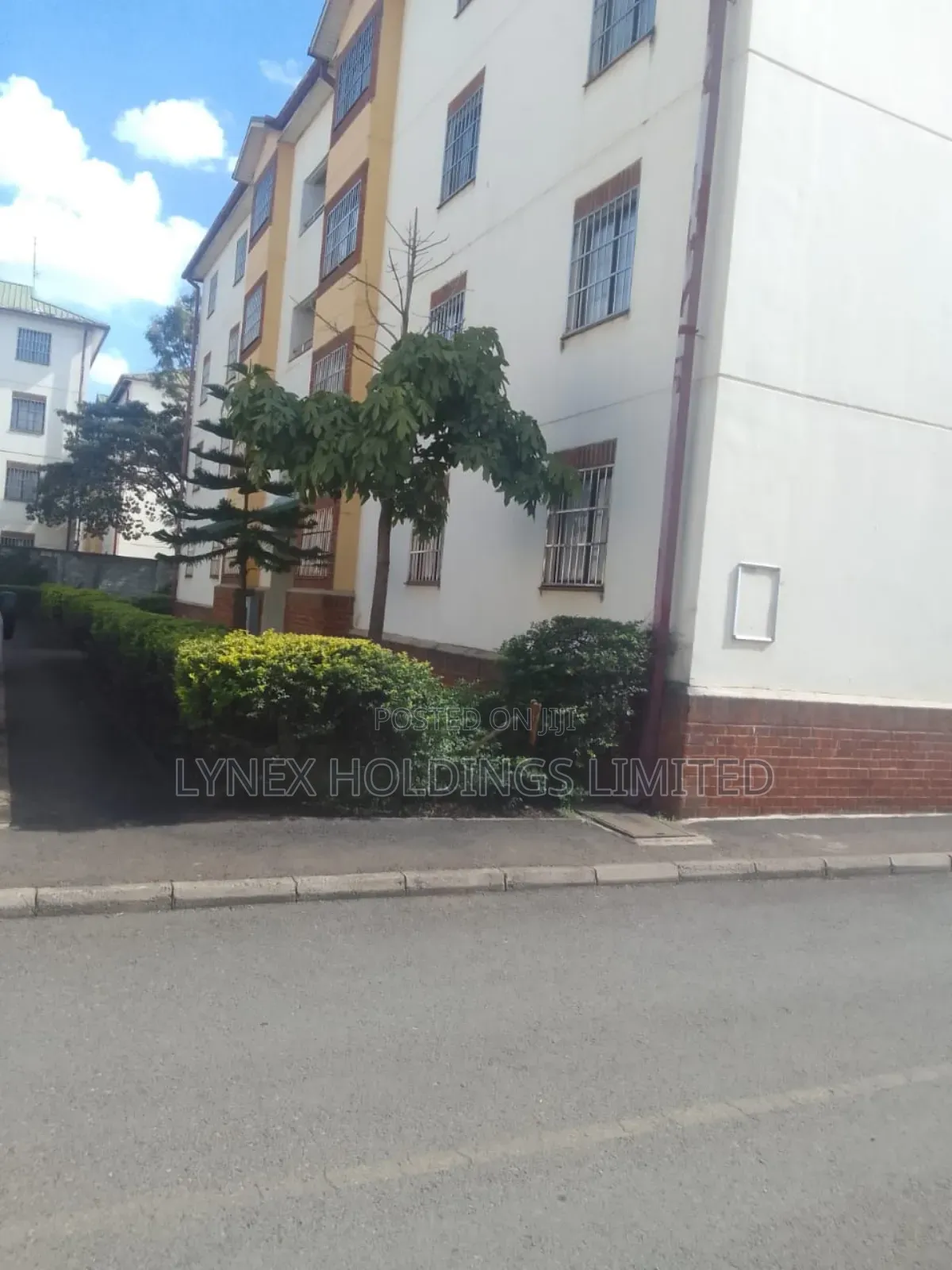 3bdrm Apartment in Nyayo Estate for sale