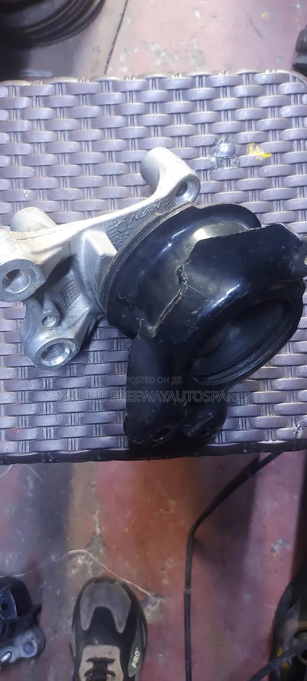 Honda Stepwagon Engine Mounting