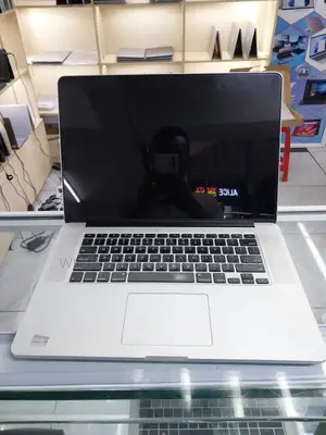 Laptop Apple MacBook Pro 2015 16GB Intel Core i7 SSD 512GB
