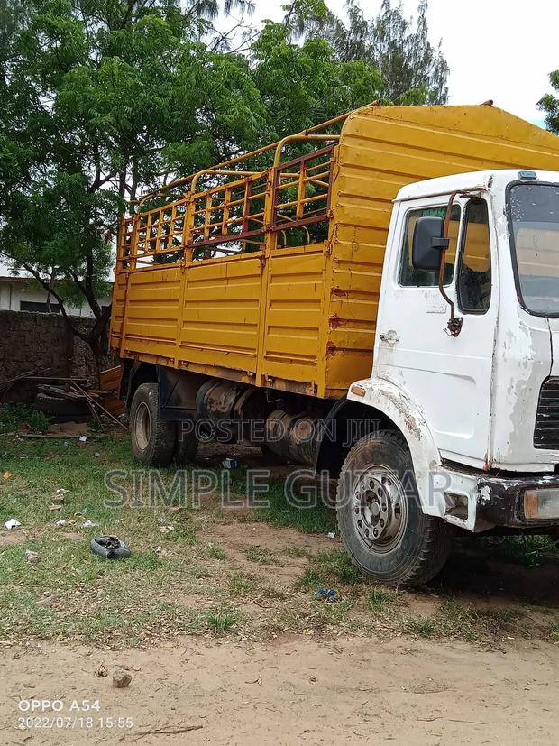 Mercedes-Benz Actros - thumbnail 3