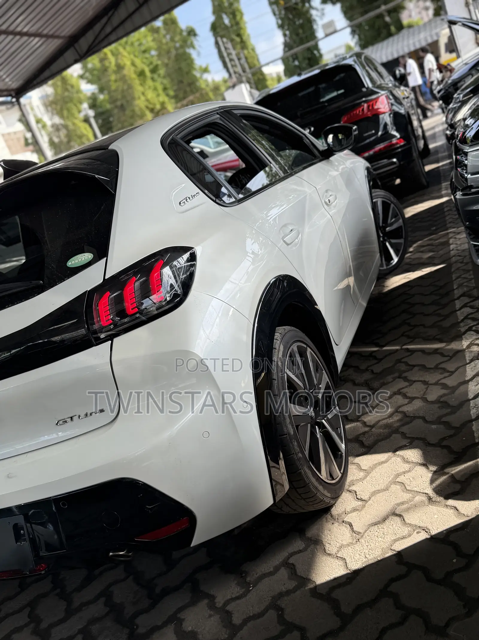 Peugeot 208 2020 White