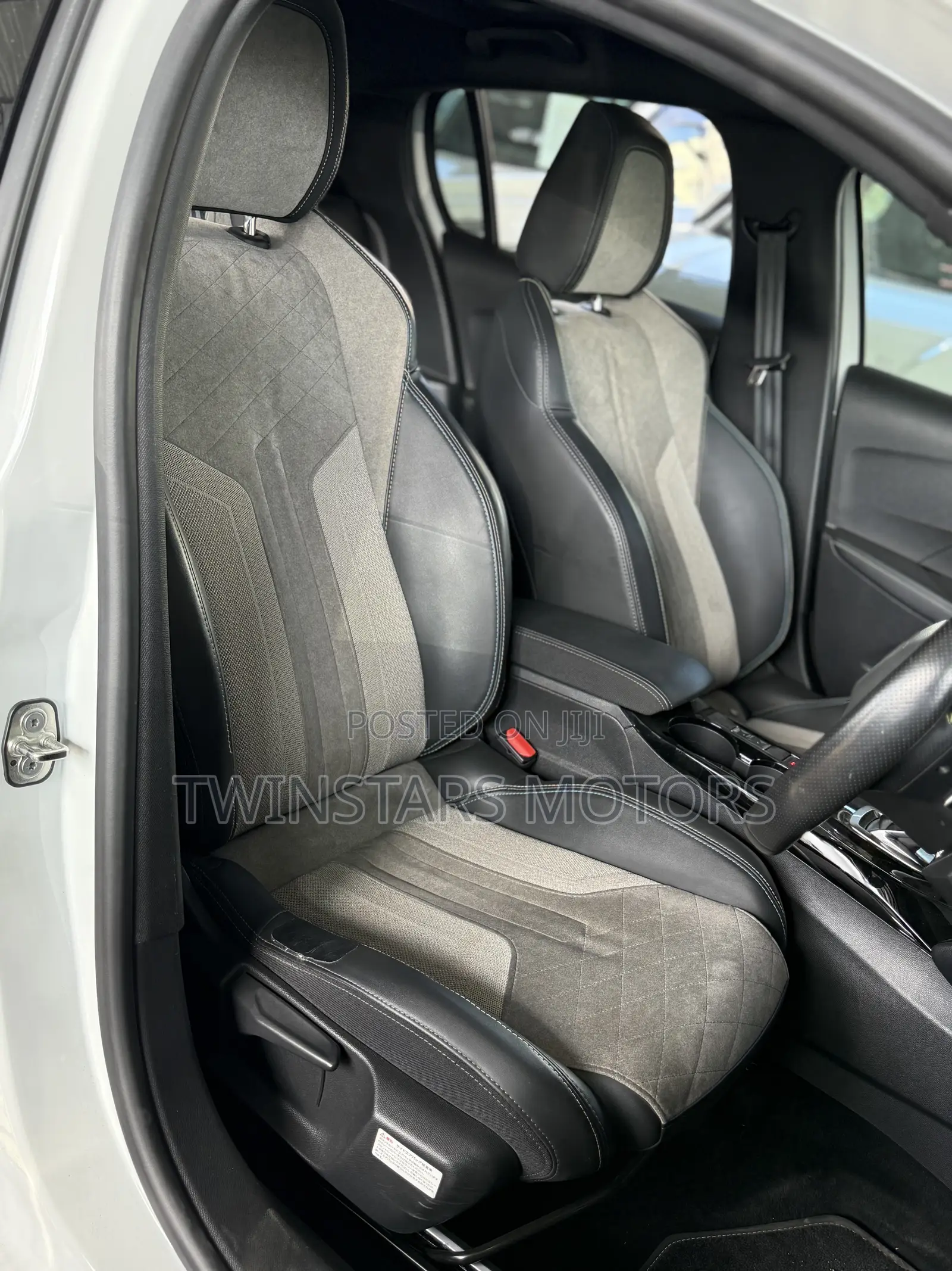 Peugeot 208 2020 White
