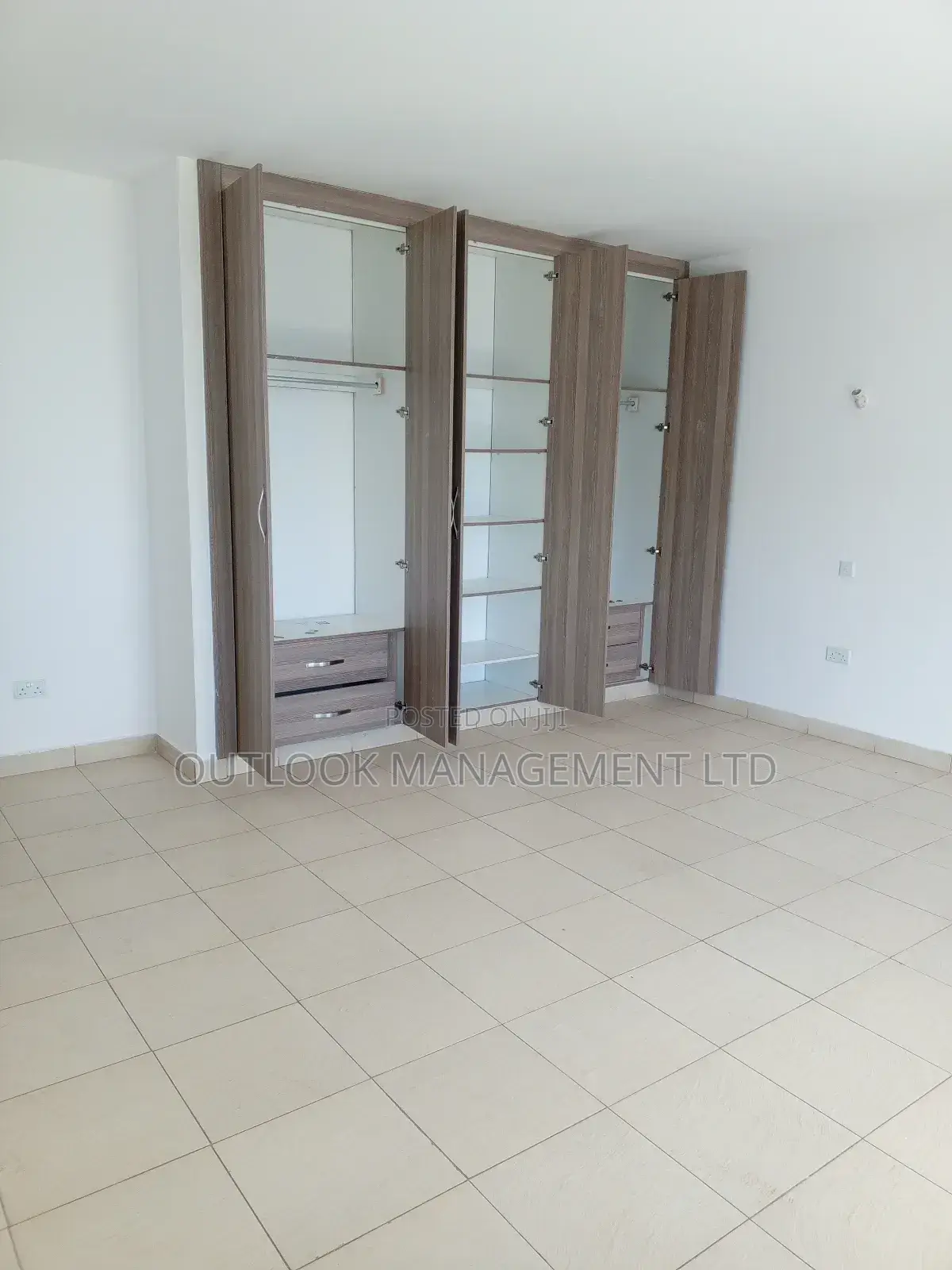 3 Bedroom Apartment Plus DSQ to Let in Kilimani