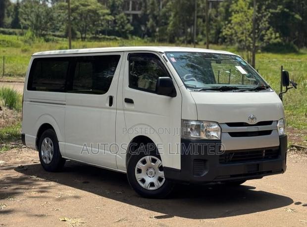 Toyota HiAce 2019 White - thumbnail 2