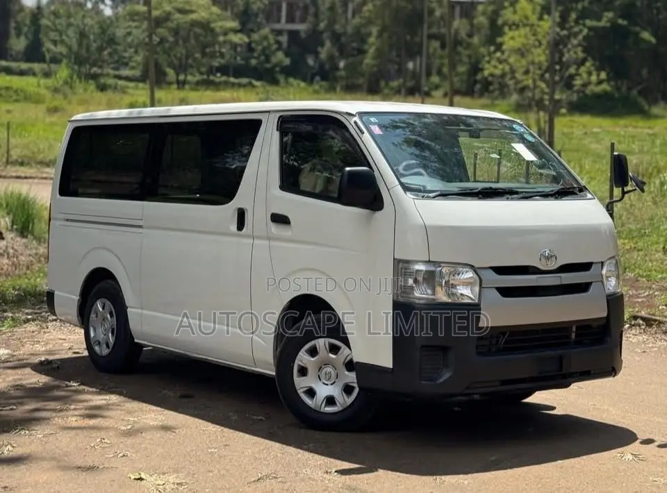 Toyota HiAce 2019 White
