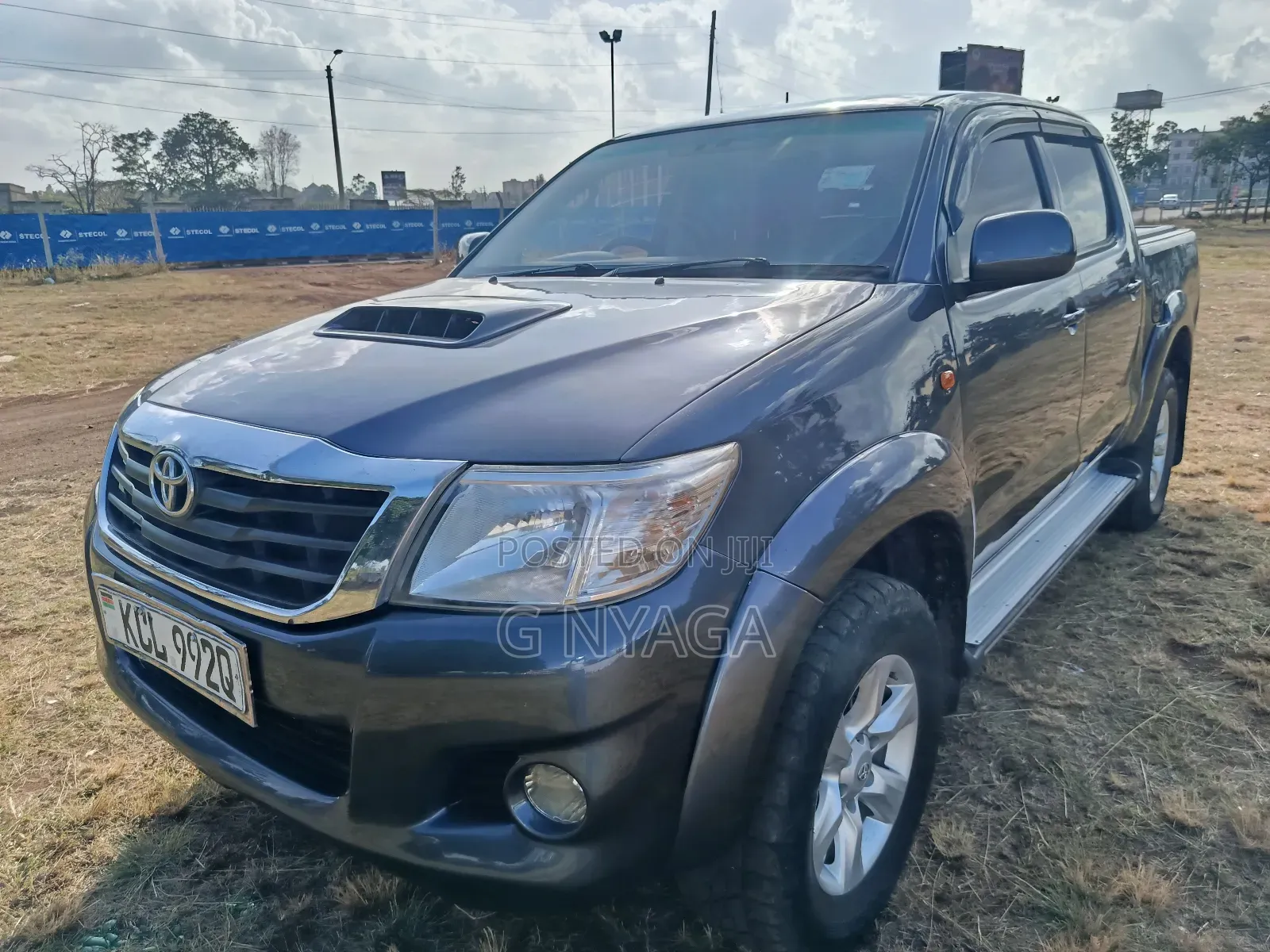 Toyota Hilux 2013 Gray