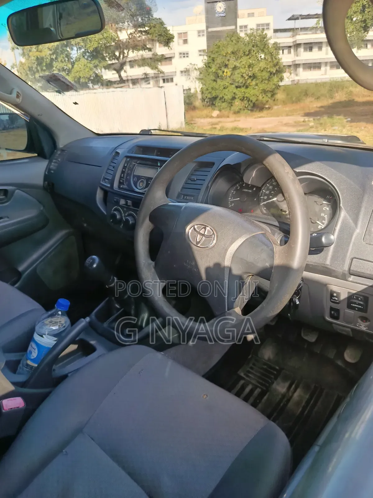 Toyota Hilux 2013 Gray