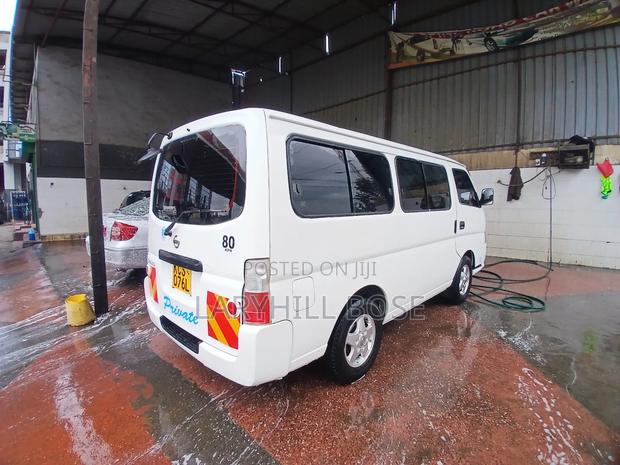Nissan Caravan (Urvan) 2013 White - thumbnail 3