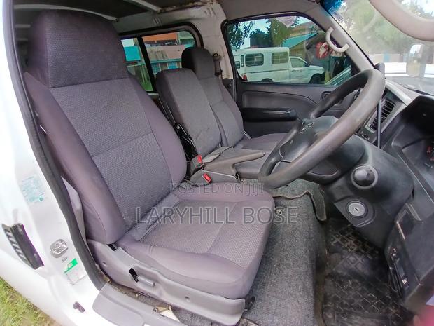 Nissan Caravan (Urvan) 2013 White - thumbnail 8