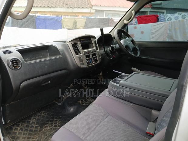 Nissan Caravan (Urvan) 2013 White - thumbnail 9