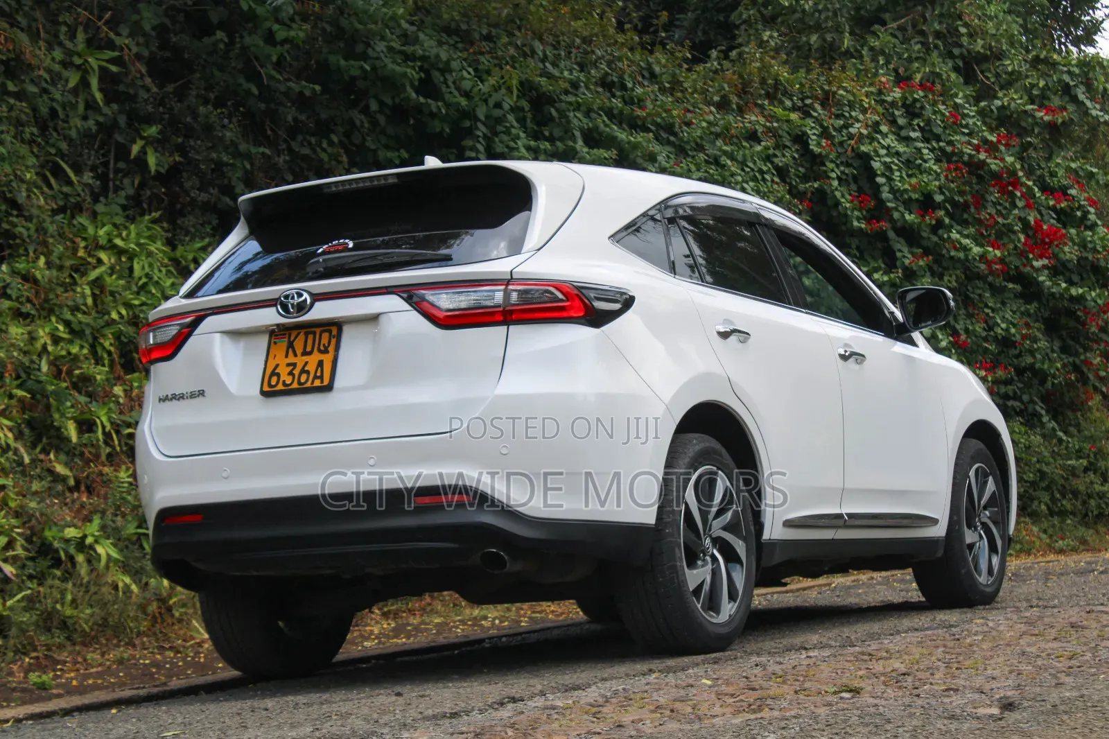 Toyota Harrier 2.0 Turbo 4WD 2018 White