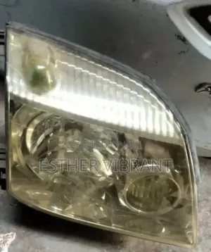 Nissan Xtrail T30 Headlight