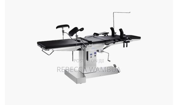 Hydraulic Theatre Table - main view