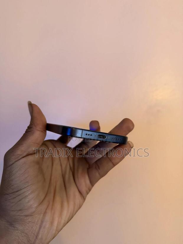 Apple iPhone 15 Pro 256 GB Blue - thumbnail 4