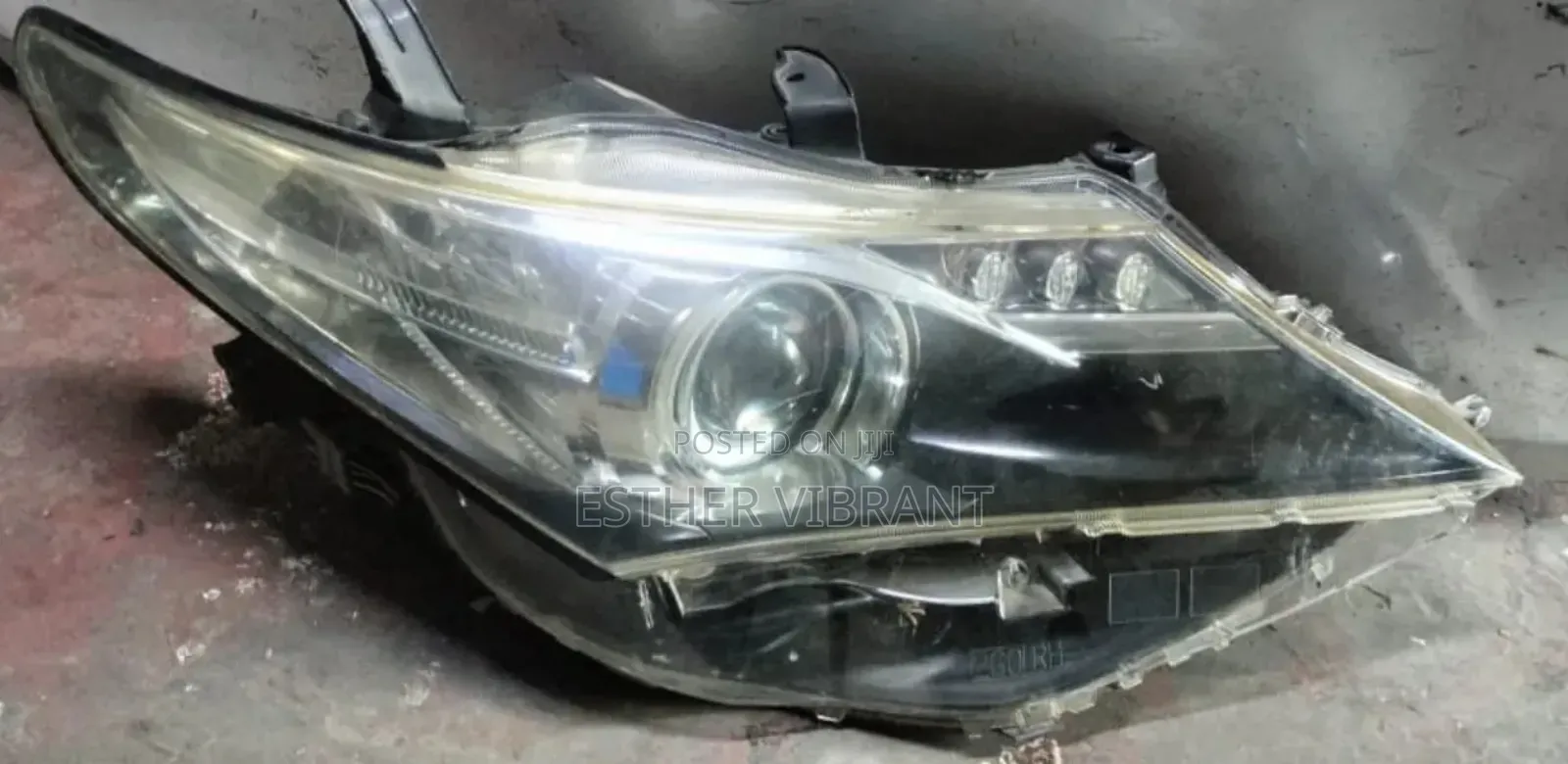 Toyota Auris 2012/2015 Headlight Non Zenon