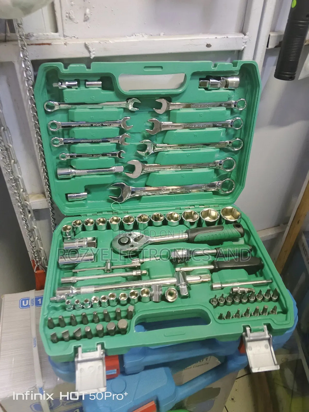 82 Piece Tools Set