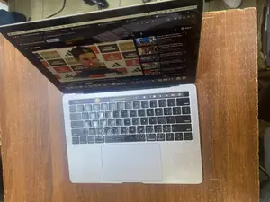 Laptop Apple MacBook Pro 8GB Intel Core I5 SSD 256GB