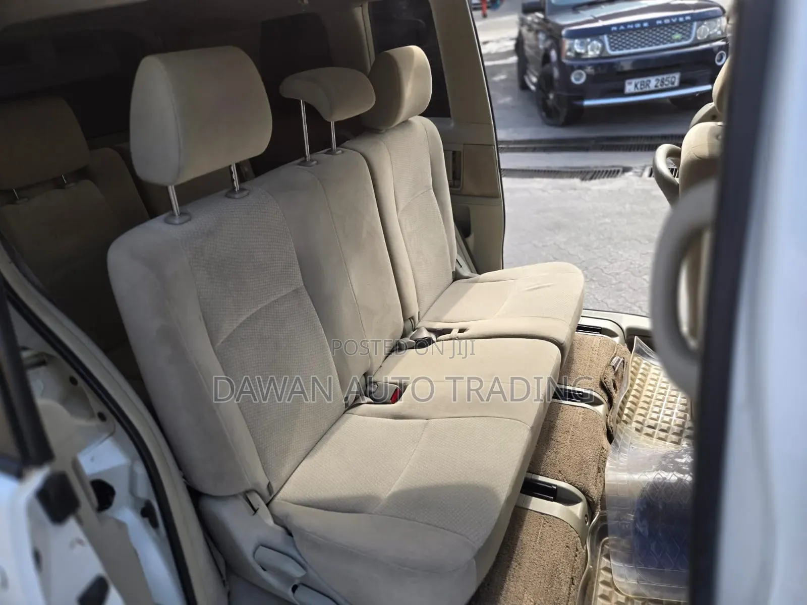 Toyota ISIS 2016 White