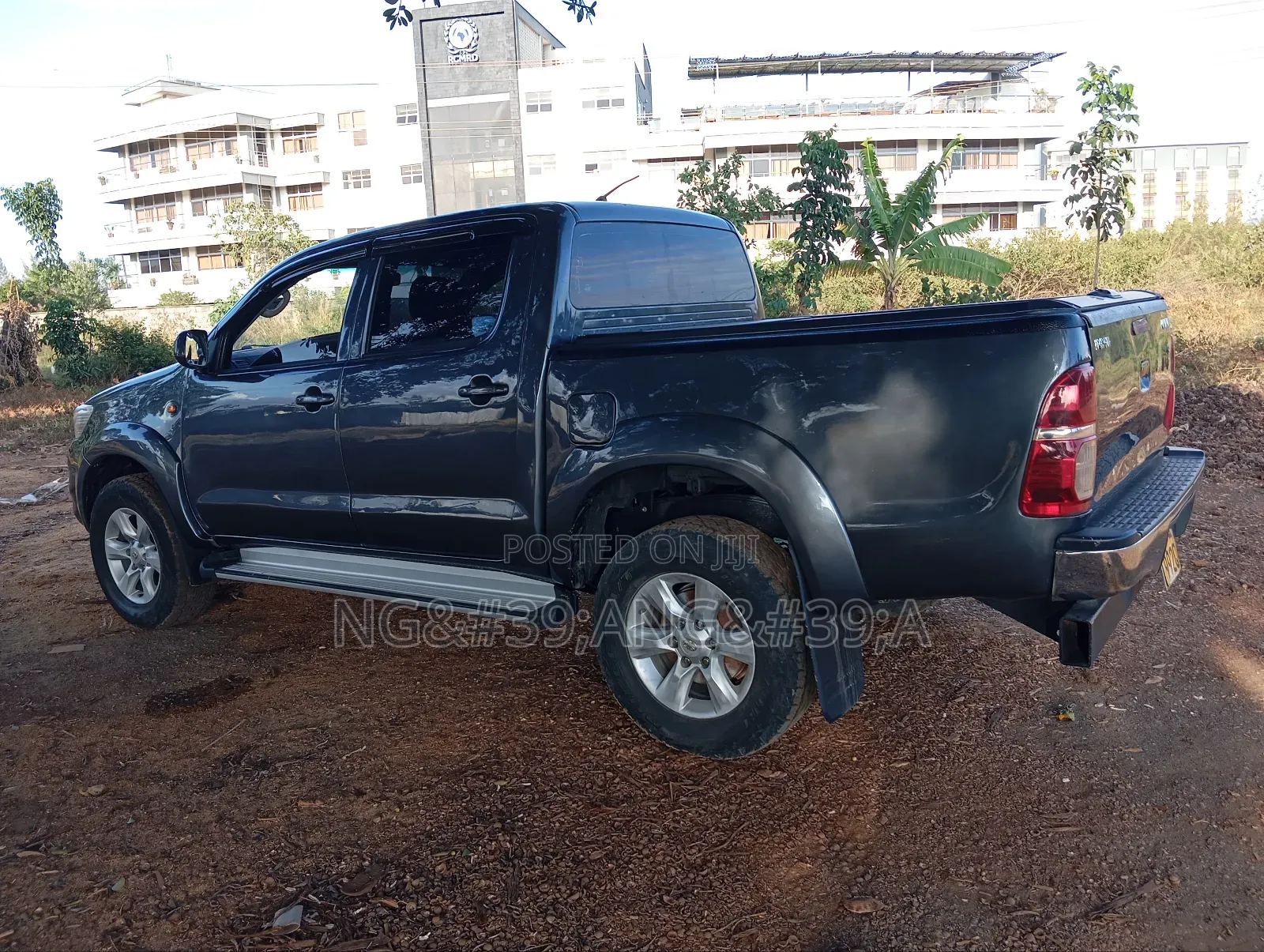 Toyota Hilux 2013 Gray
