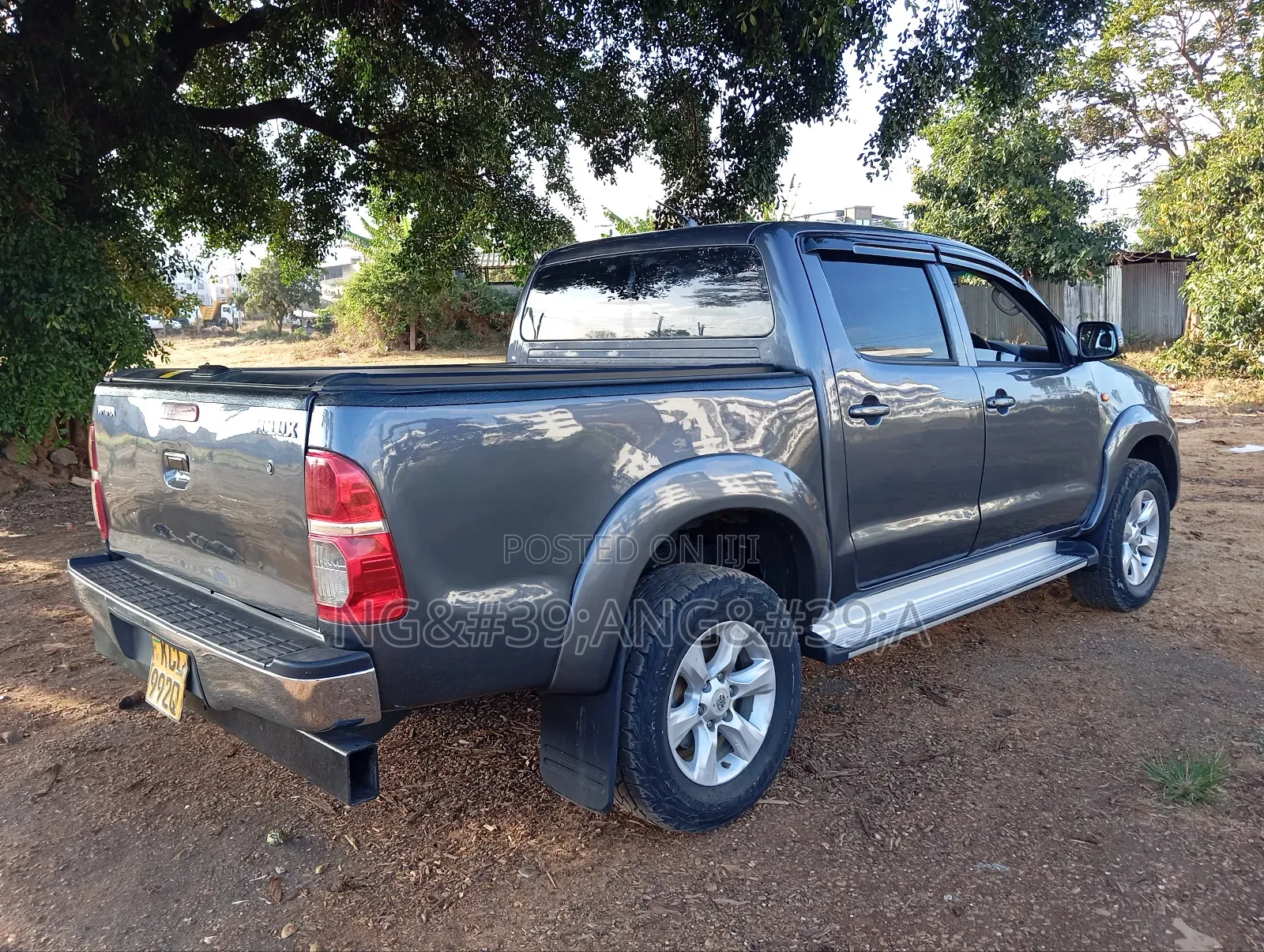 Toyota Hilux 2013 Gray