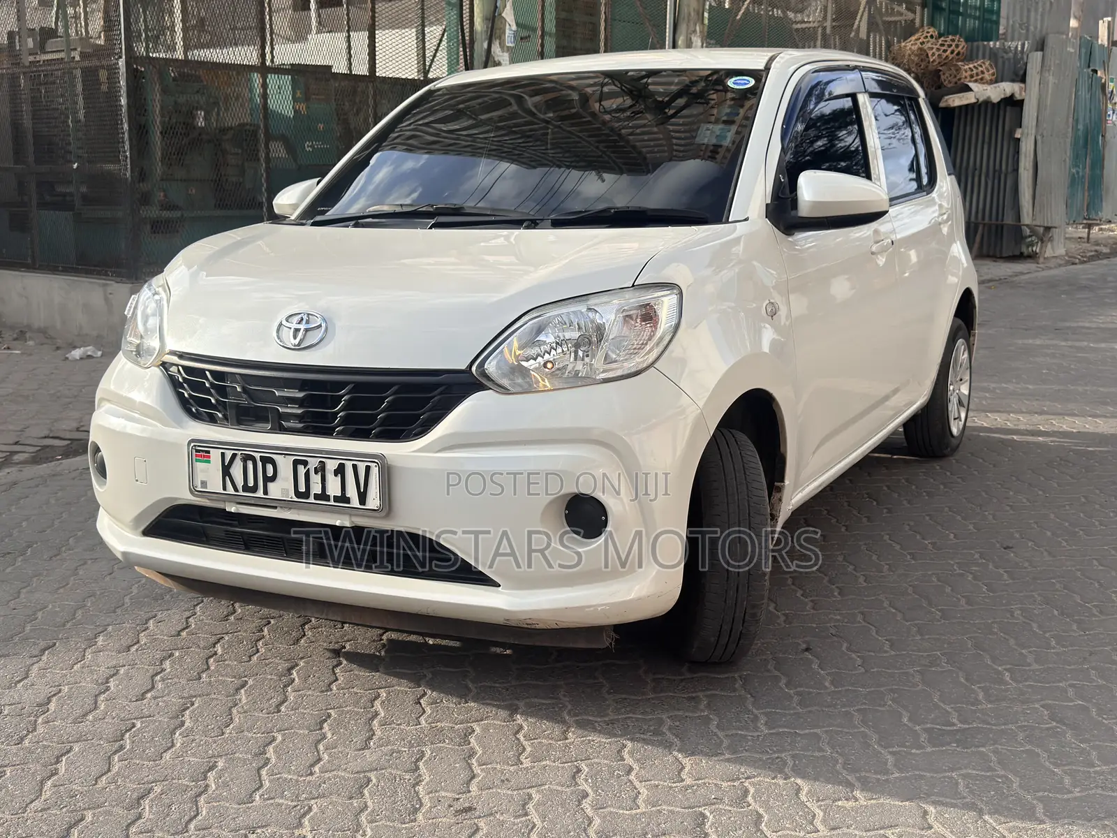 Toyota Passo 1.0 FWD 2017 White