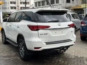Toyota Fortuner 2019 White