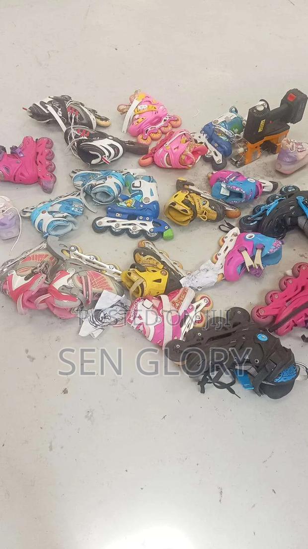 Secondhand Shoes and Clothes Wholesell - thumbnail 3