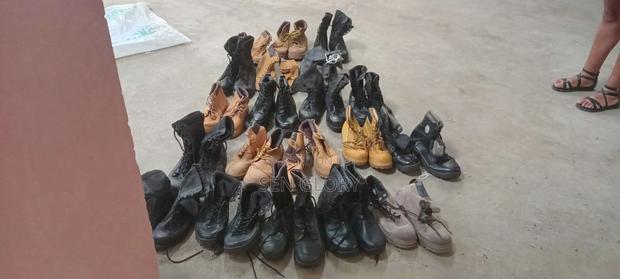 Secondhand Shoes and Clothes Wholesell - thumbnail 6