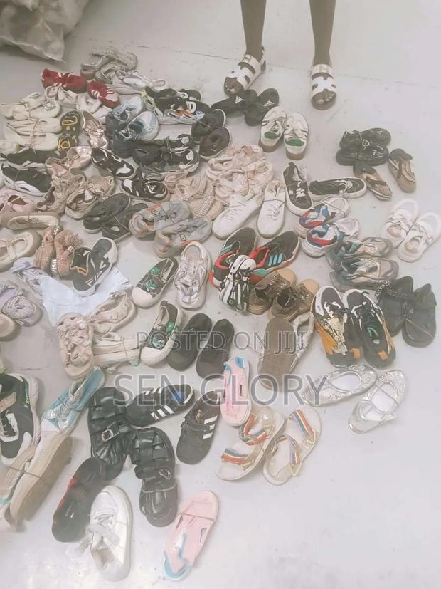 Secondhand Shoes and Clothes Wholesell - thumbnail 7