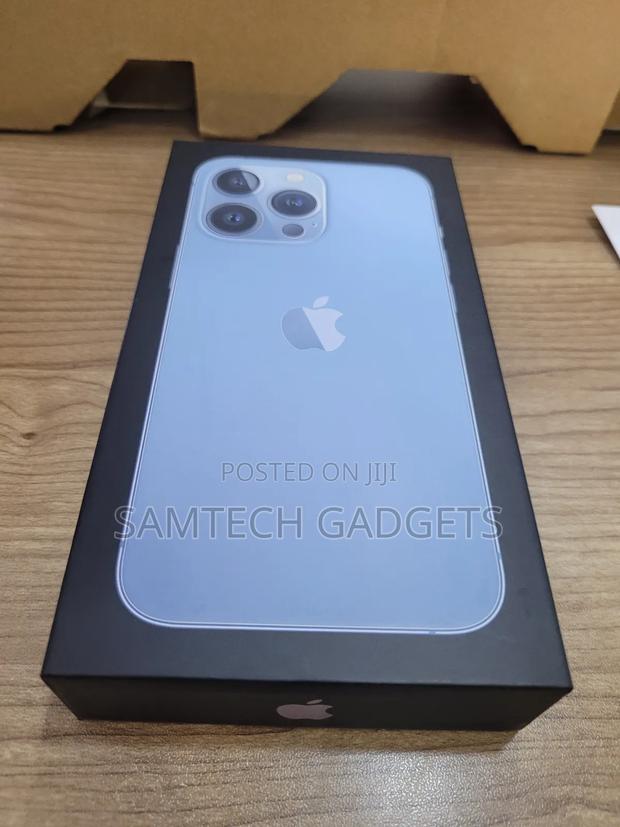 New Apple iPhone 13 Pro 256 GB Blue - main view