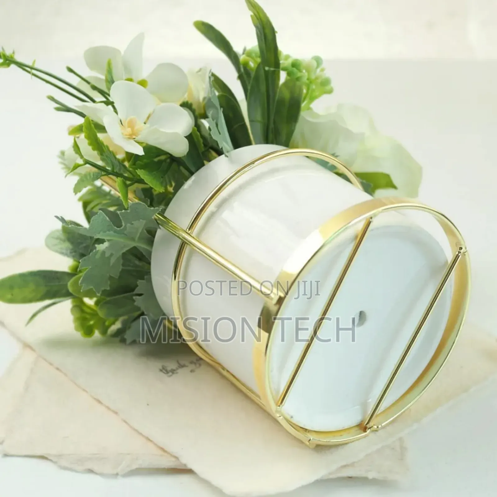 Nordic Table Top Flower With Golden Holder**