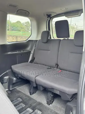 Nissan Serena 2018 Silver