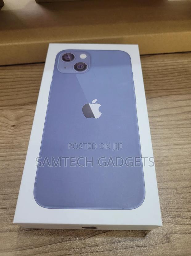 New Apple iPhone 13 256 GB Blue - main view