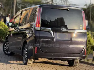 Toyota Esquire 2.0 AWD (7 seater) 2019 Purple