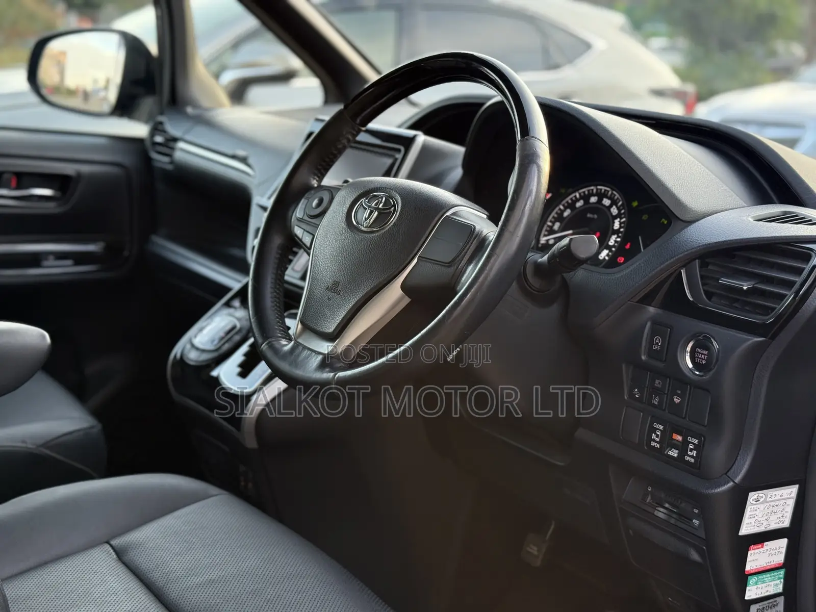 Toyota Esquire 2.0 AWD (7 seater) 2019 Purple