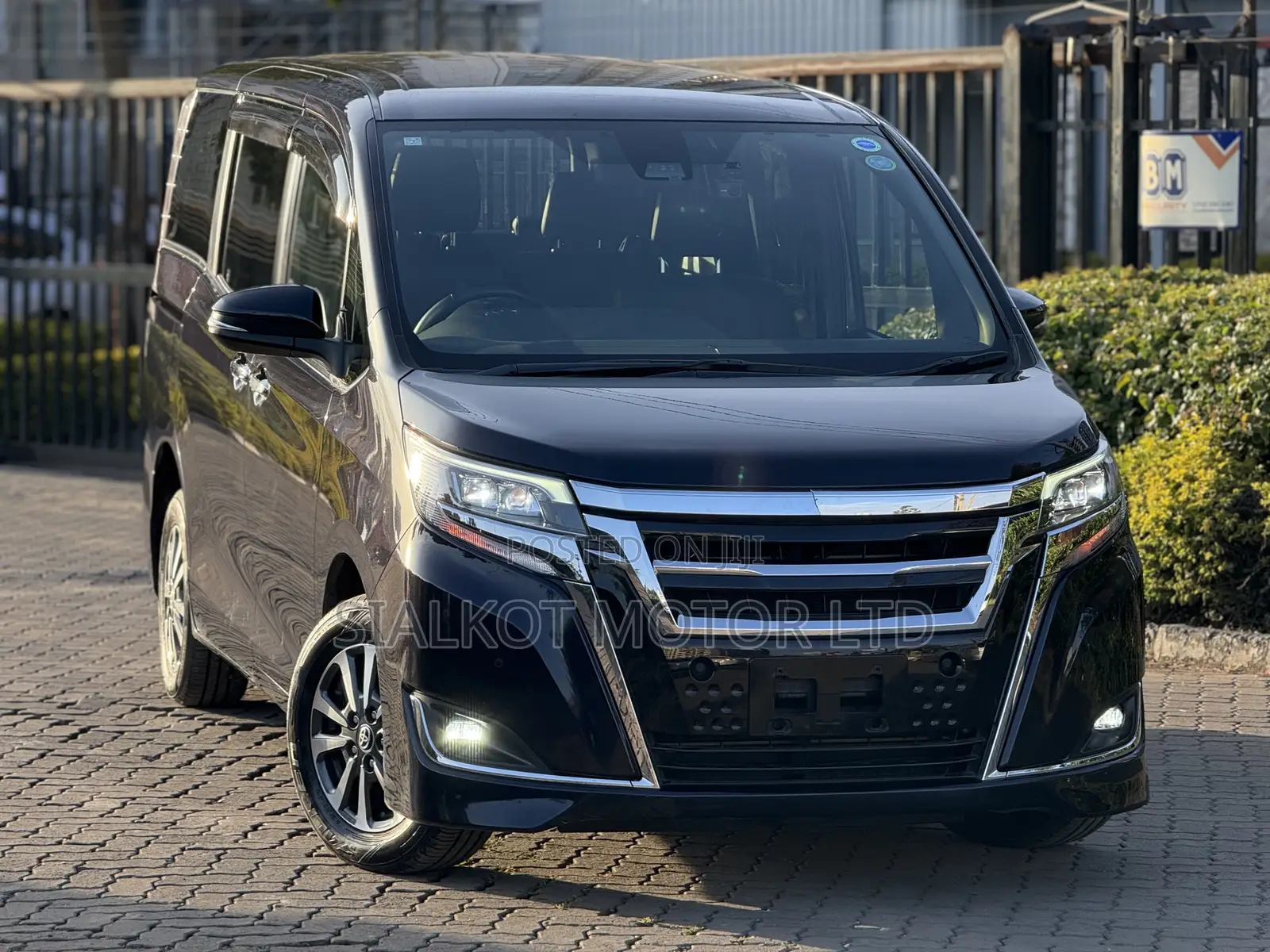 Toyota Esquire 2.0 AWD (7 seater) 2019 Purple