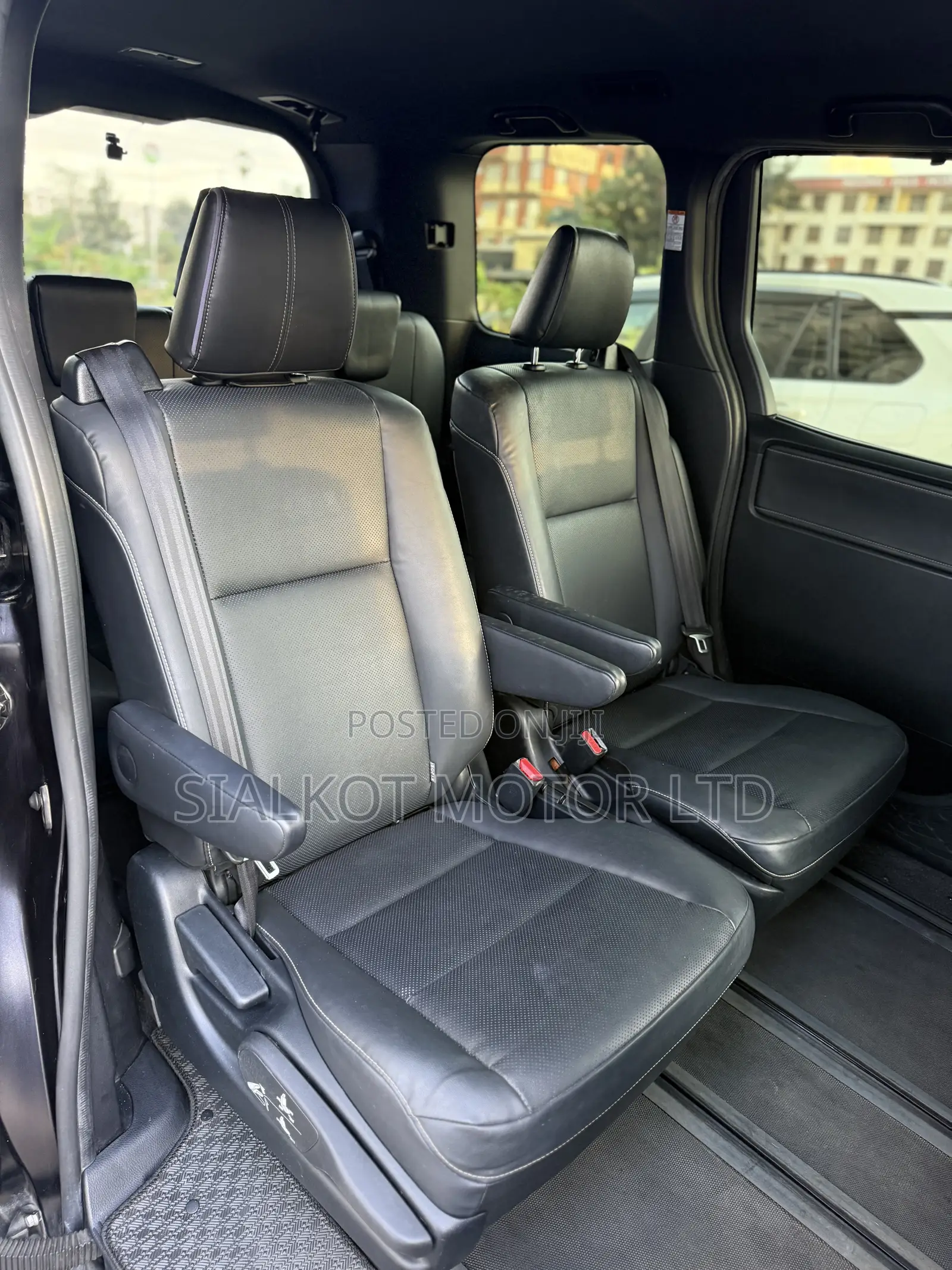 Toyota Esquire 2.0 AWD (7 seater) 2019 Purple