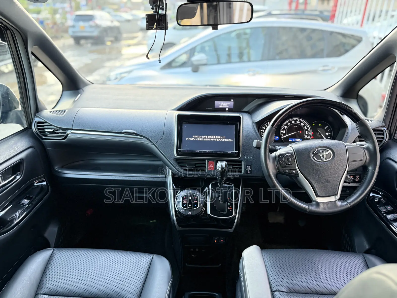 Toyota Esquire 2.0 AWD (7 seater) 2019 Purple