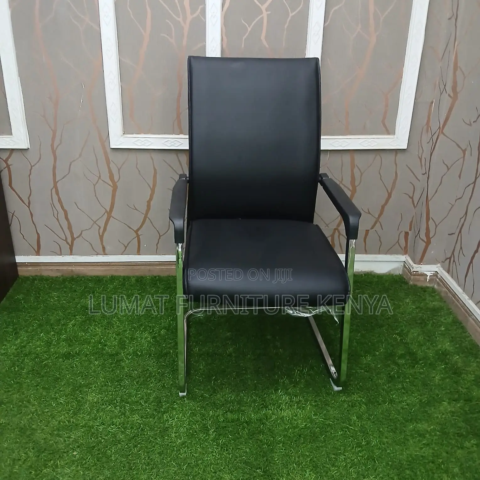 Comfortable Visitors Desk Chair