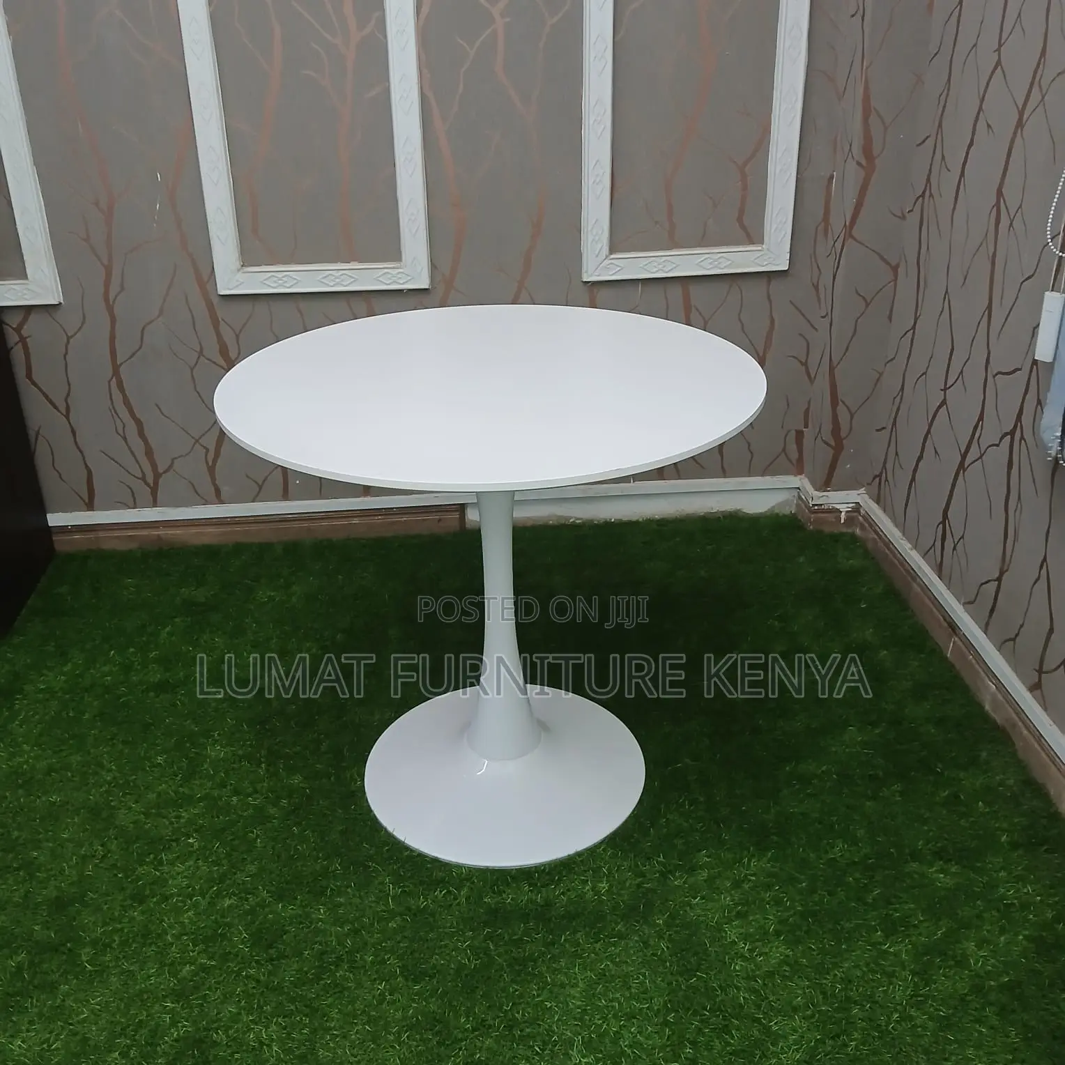Designer Round Eames Table