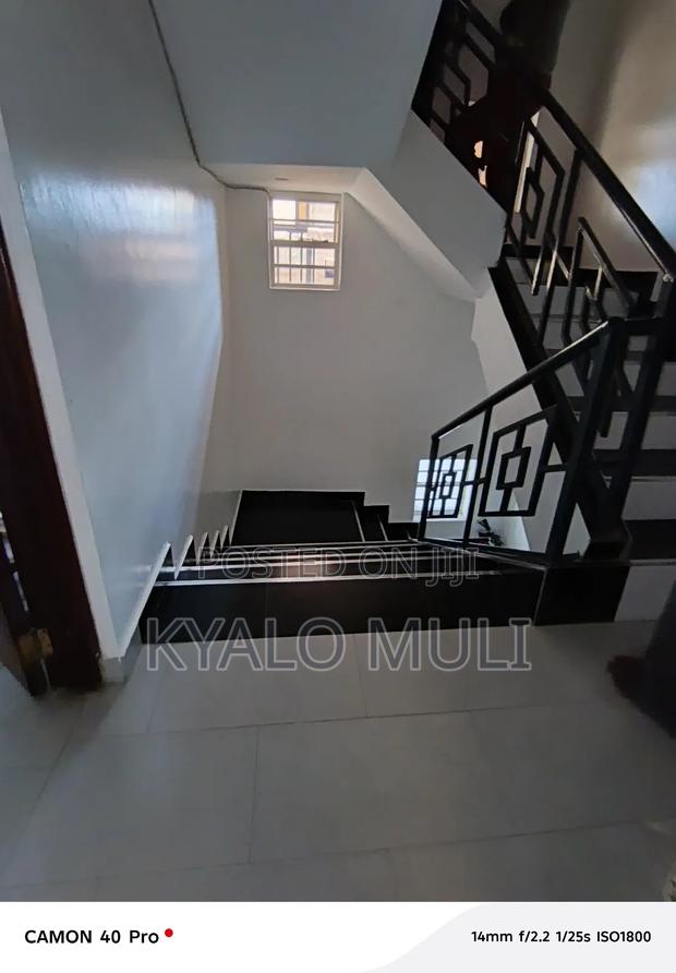 5bdrm Mansion in Donholm for sale - thumbnail 7