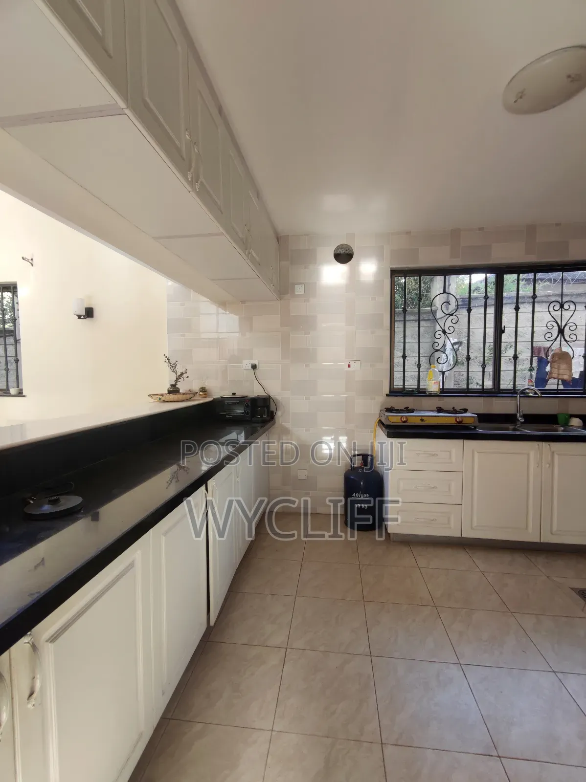 5bdrm Villa in Lavington for sale