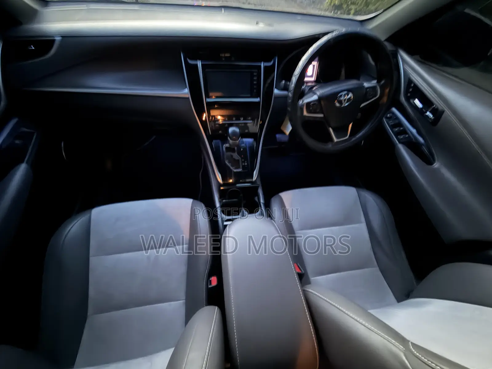 Toyota Harrier 2.0 2016