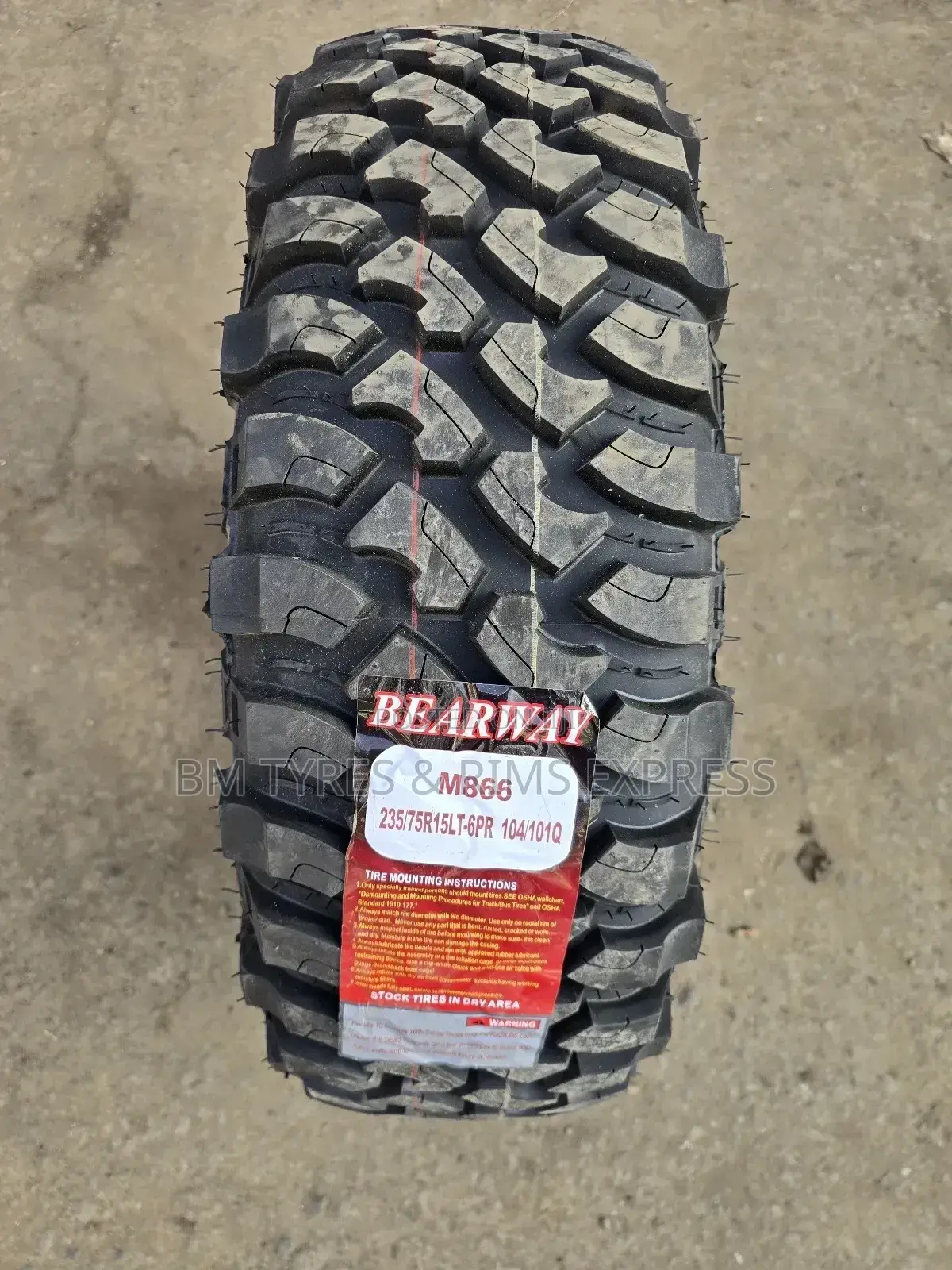 235 /75 R15 Bearway (Mud Terrein) M866.