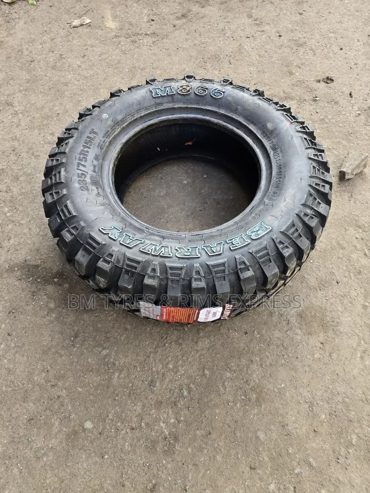 235 /75 R15 Bearway (Mud Terrein) M866.