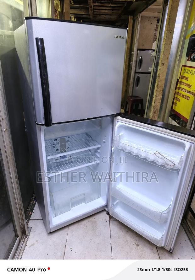 Well Used Samsung Fridge 280 Litres - thumbnail 3