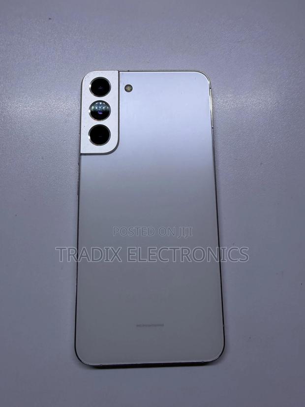 Samsung Galaxy S22+ 5G 256 GB White - main view