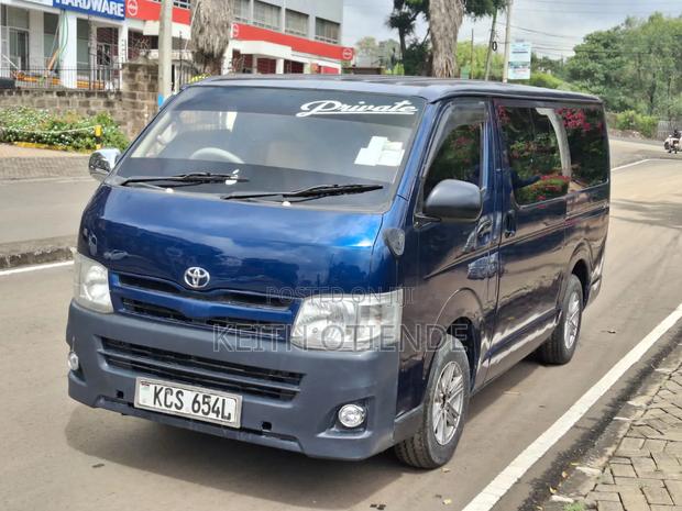 Toyota HiAce 2012 Blue