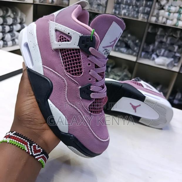 Jordan 4 Valentine - thumbnail 3