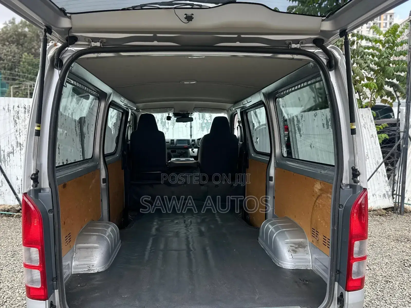 Toyota HiAce 2019 Silver